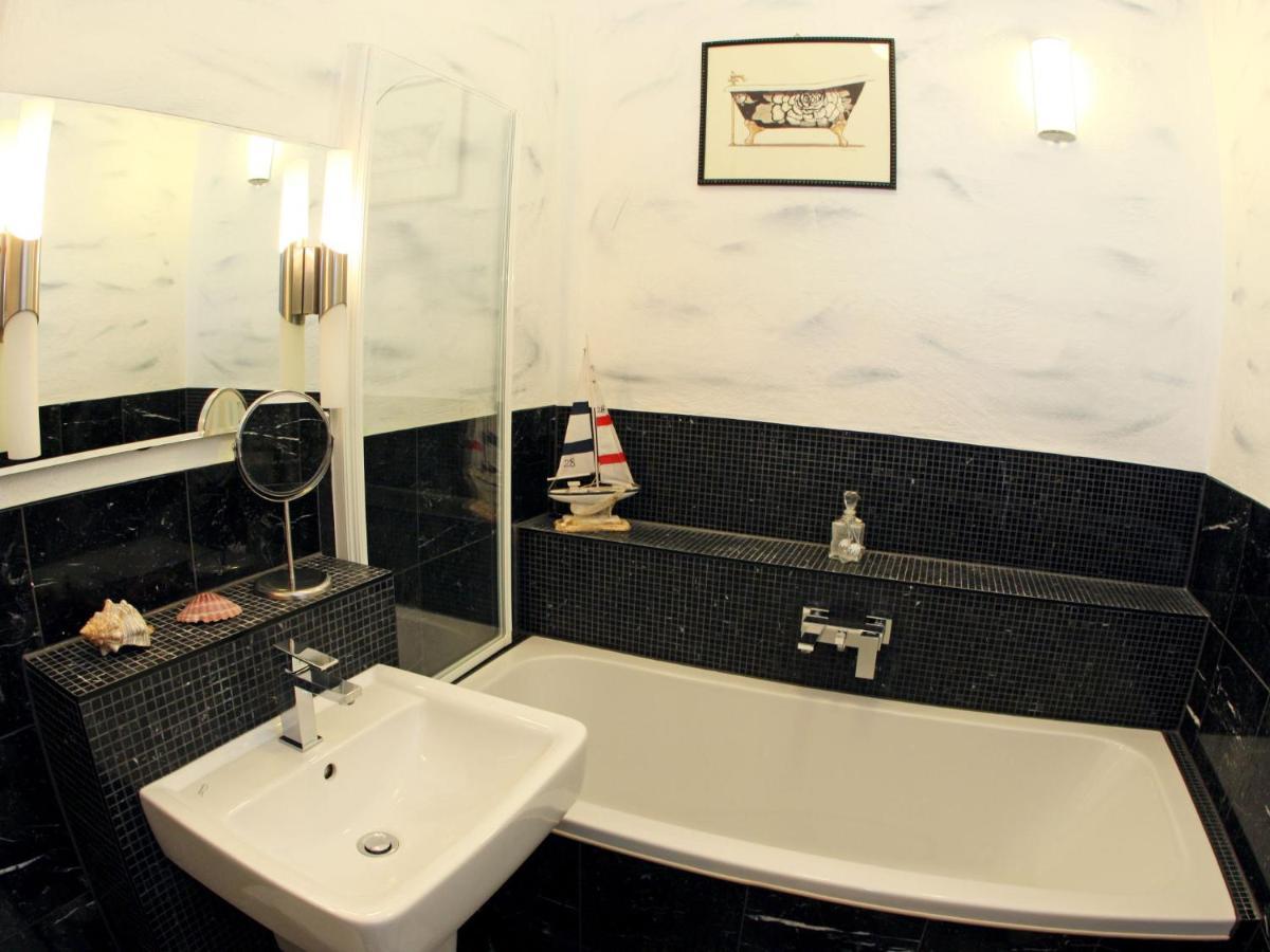 Appartement Schlueterstrasse By Interhome